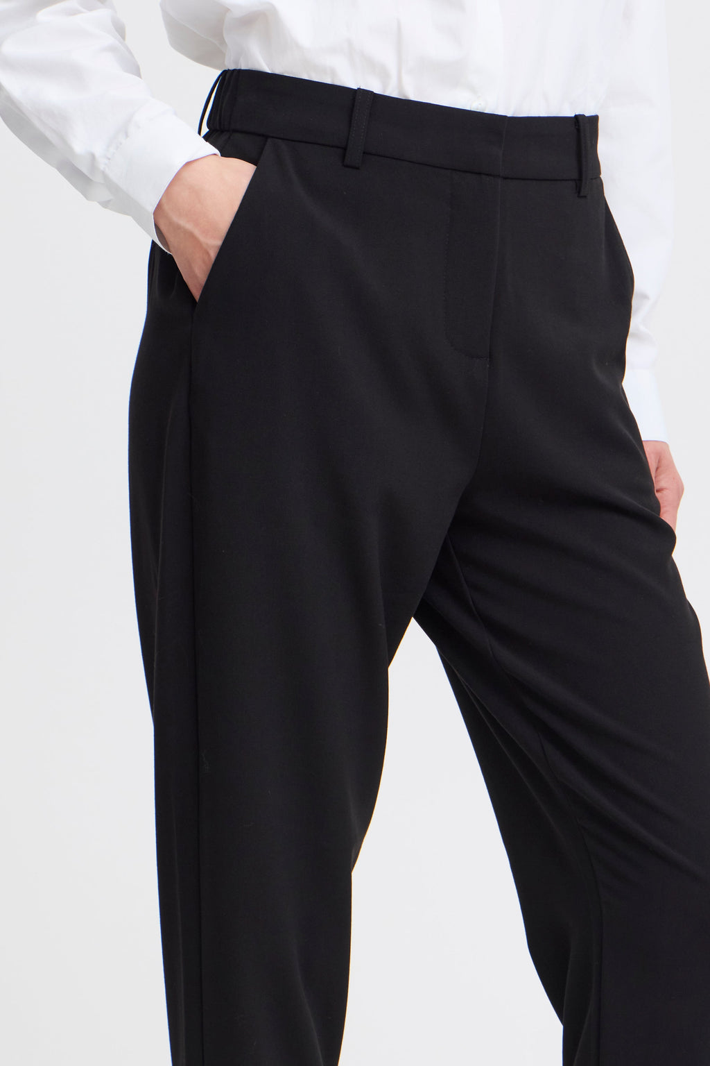 VELLORA KNITWEAR Danta Slim Leg Tailored Trousers - Short / Petite