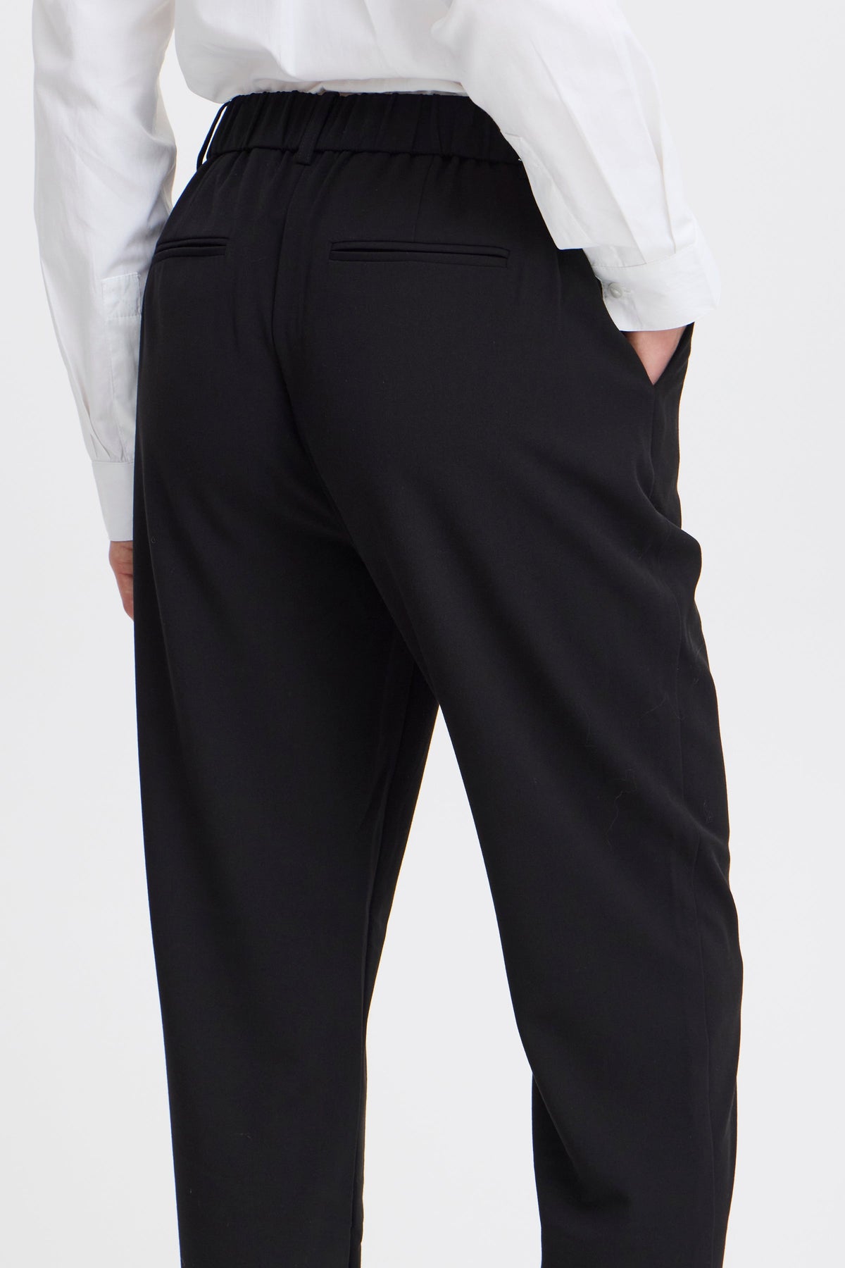 VELLORA KNITWEAR Danta Slim Leg Tailored Trousers - Short / Petite