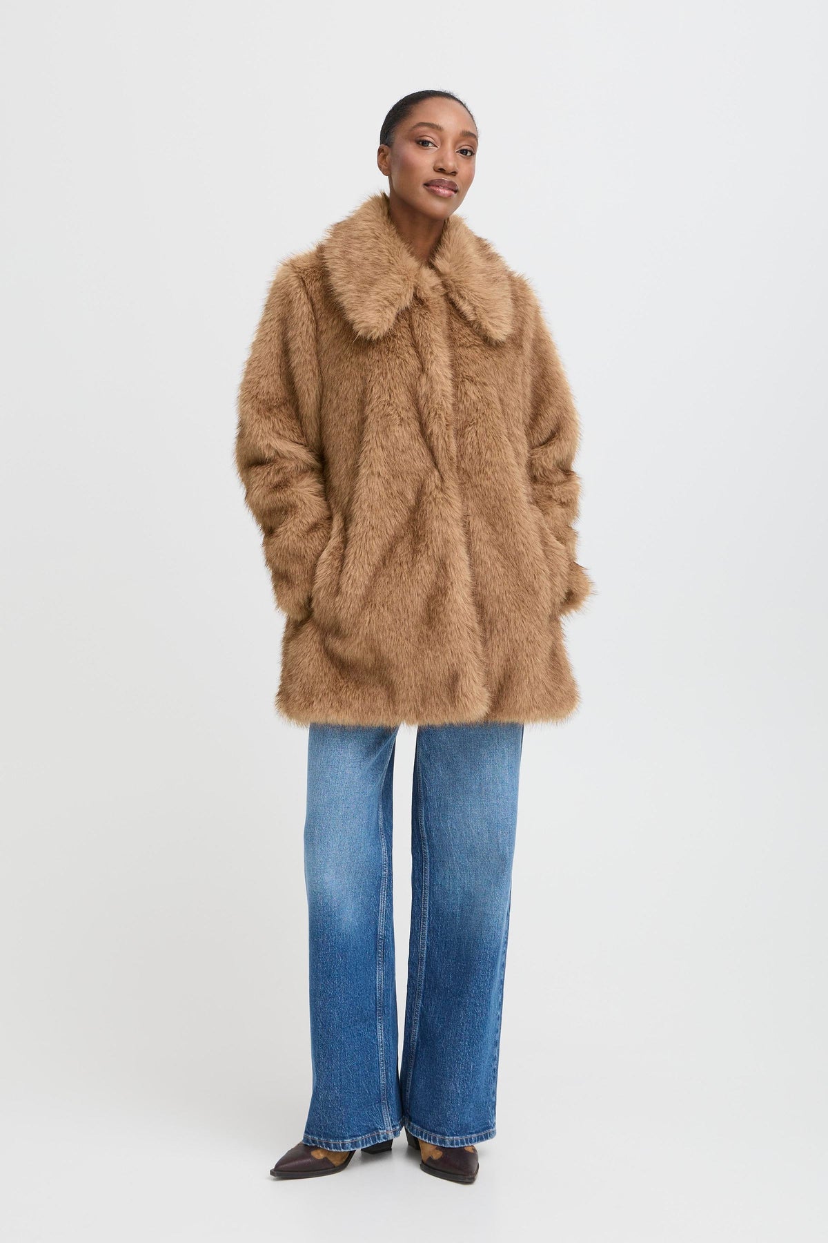 VELLORA KNITWEAR Akaja Faux Fur Coat
