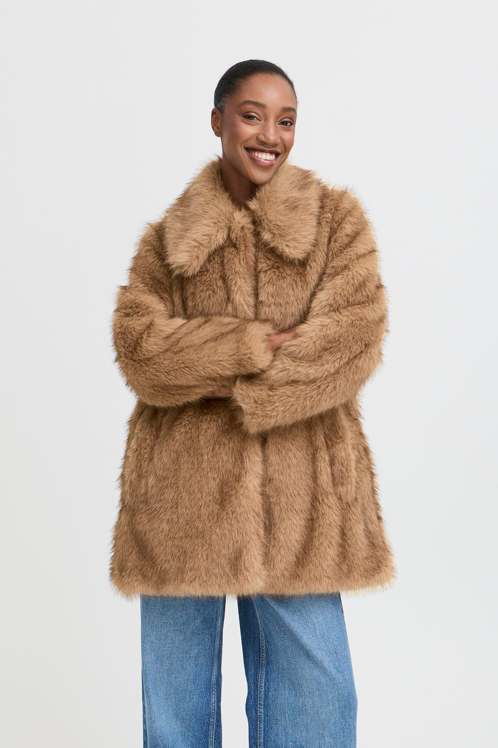 VELLORA KNITWEAR Akaja Faux Fur Coat