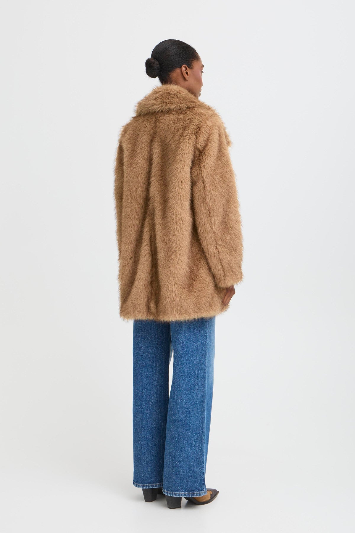 VELLORA KNITWEAR Akaja Faux Fur Coat