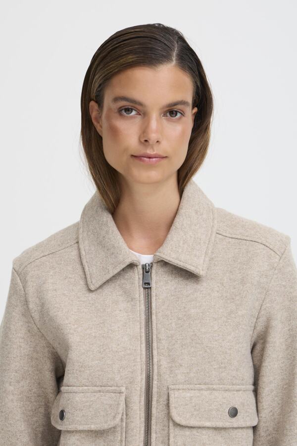 VELLORA KNITWEAR Bondy Short Boxy Jacket