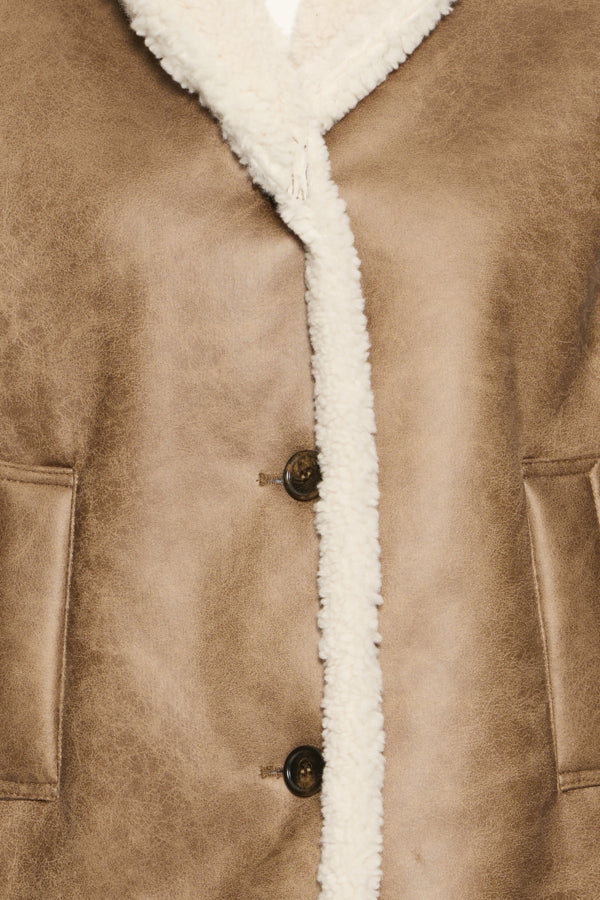 VELLORA KNITWEAR Asanna Faux Shearling Vest