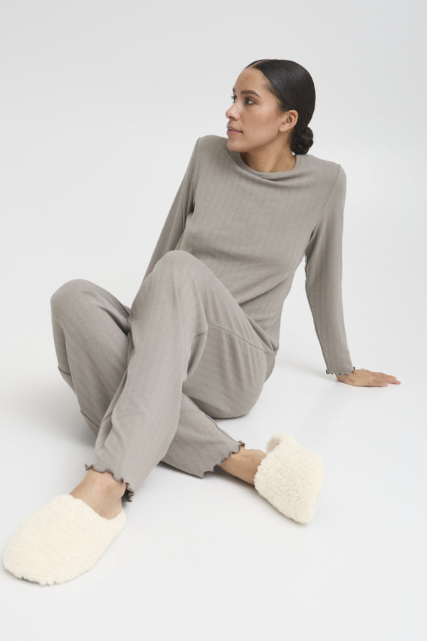 VELLORA KNITWEAR Faux Shearling Slippers - Cream