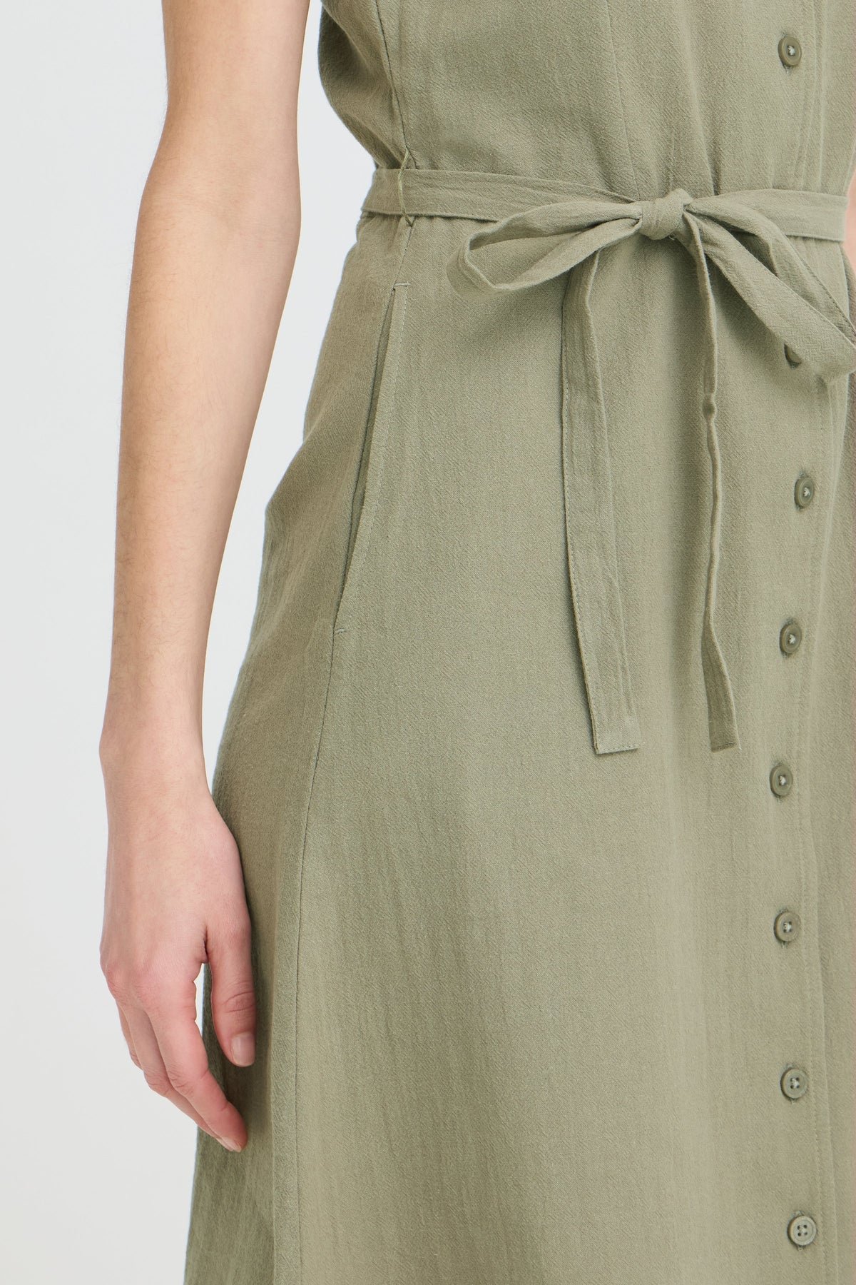 VELLORA KNITWEAR Ellana Sleeveless Button Through Midi Dress