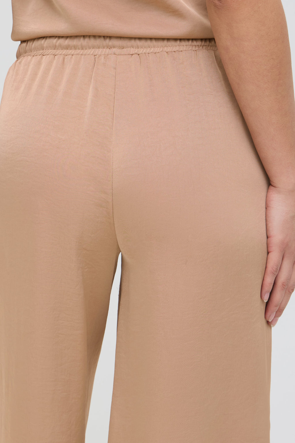 VELLORA KNITWEAR Dacanna Satin Drawstring Trousers