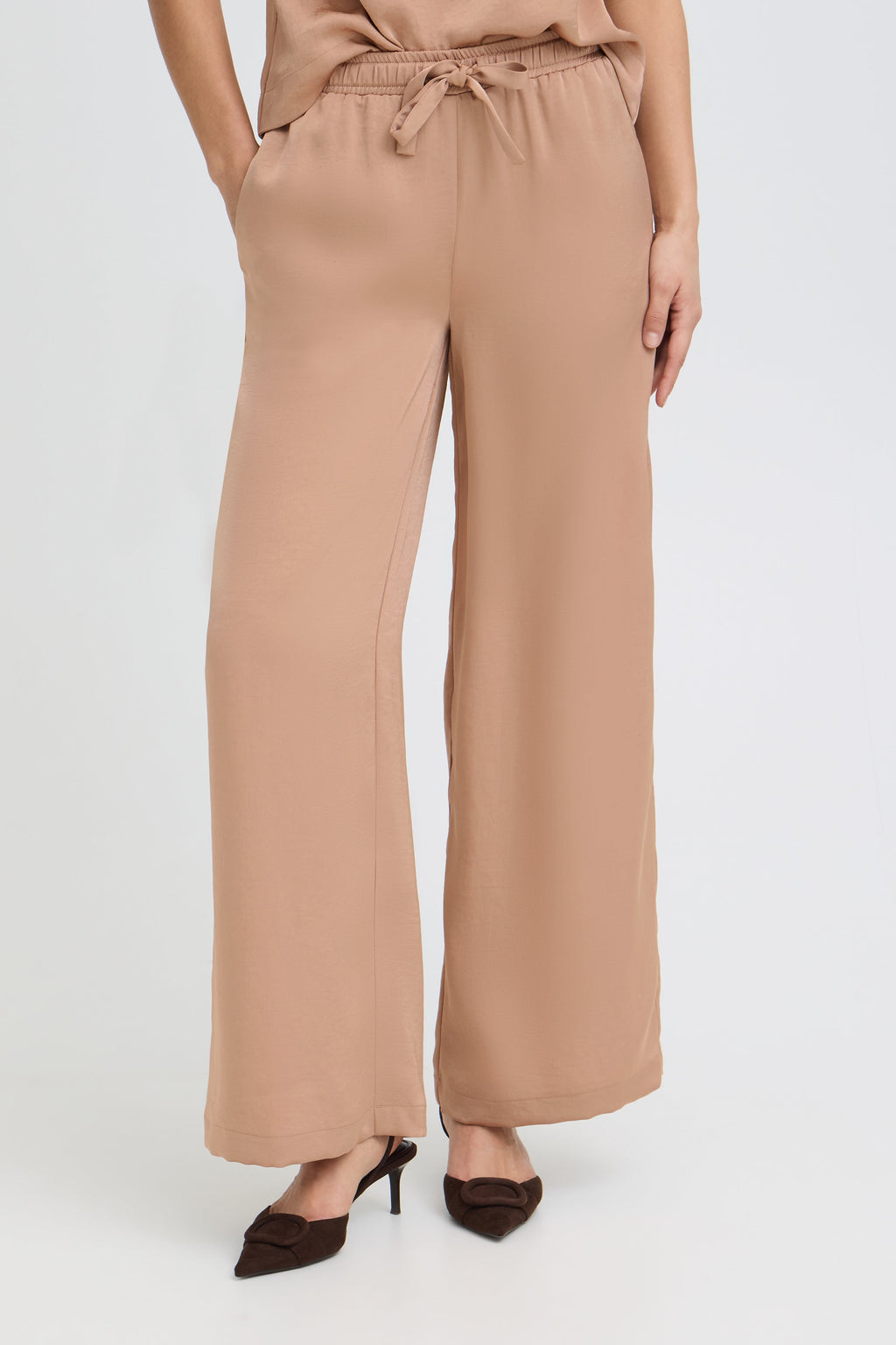 VELLORA KNITWEAR Dacanna Satin Drawstring Trousers