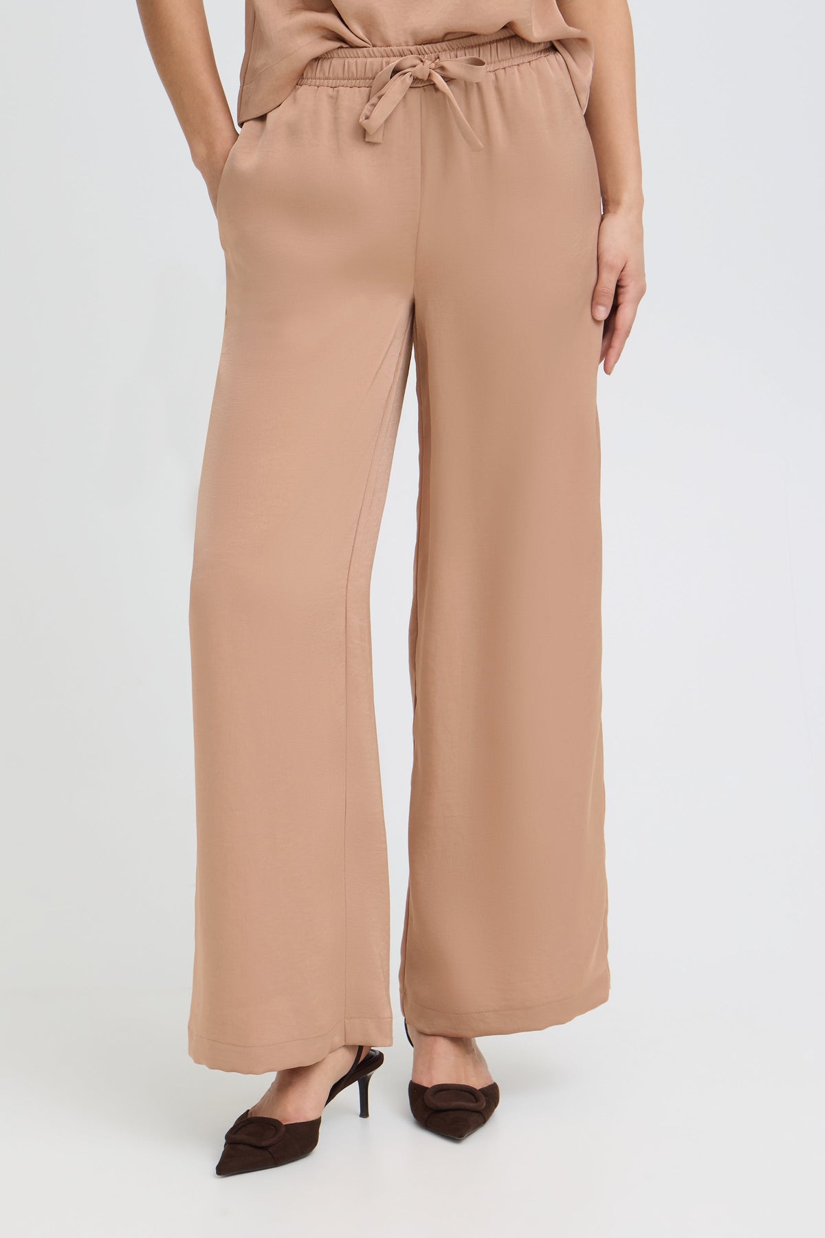 VELLORA KNITWEAR Dacanna Satin Drawstring Trousers