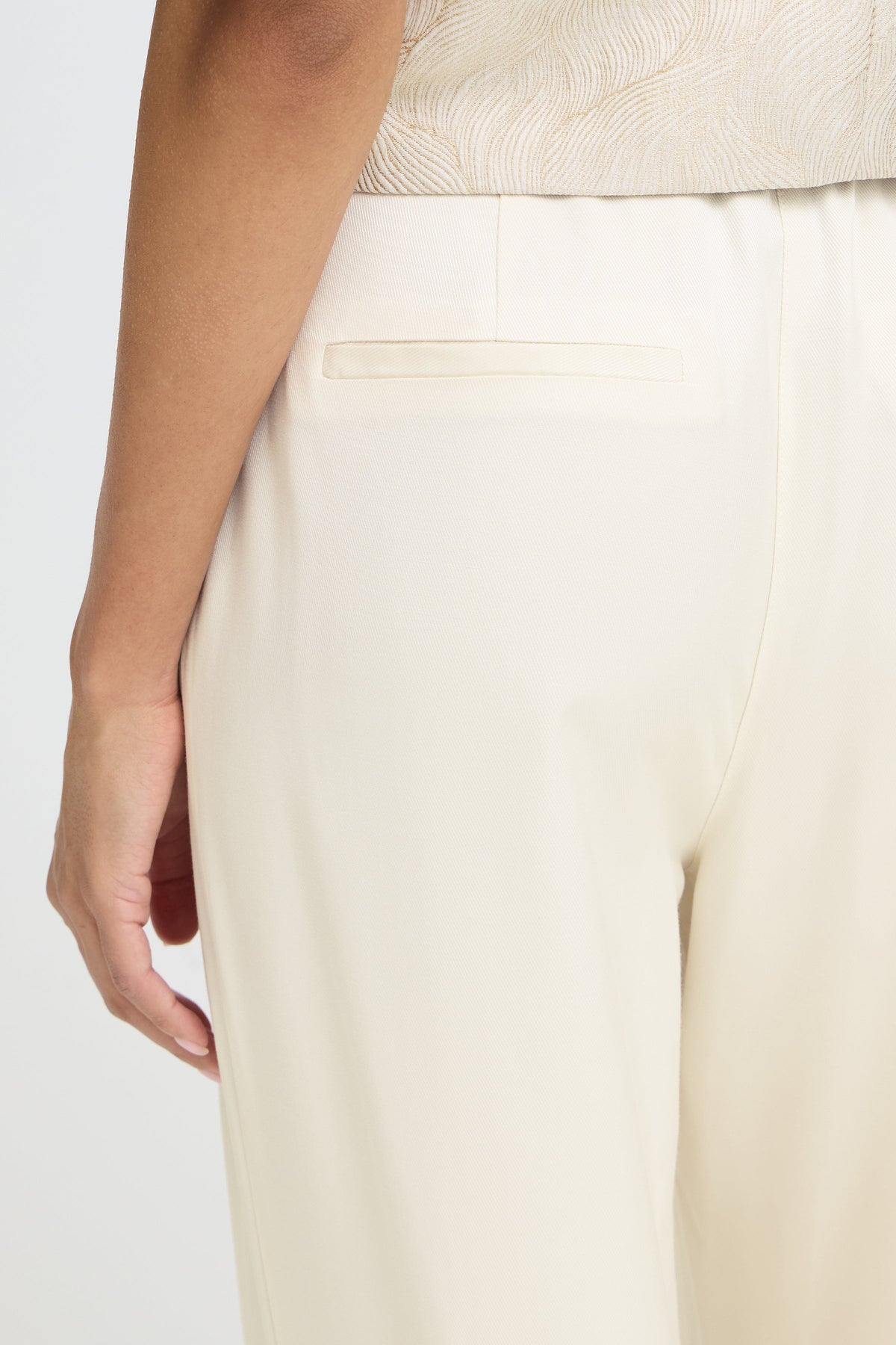 VELLORA KNITWEAR Daliana Tailored Straight Leg Trousers