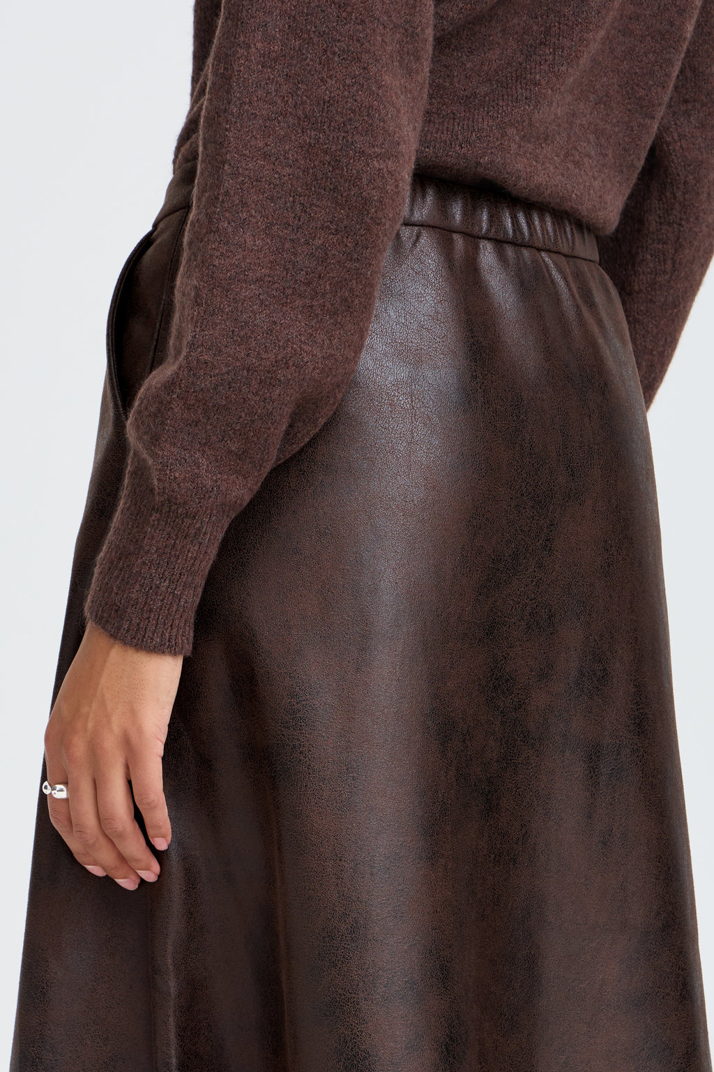 VELLORA KNITWEAR Dimian Faux Leather A-Line Midi Skirt
