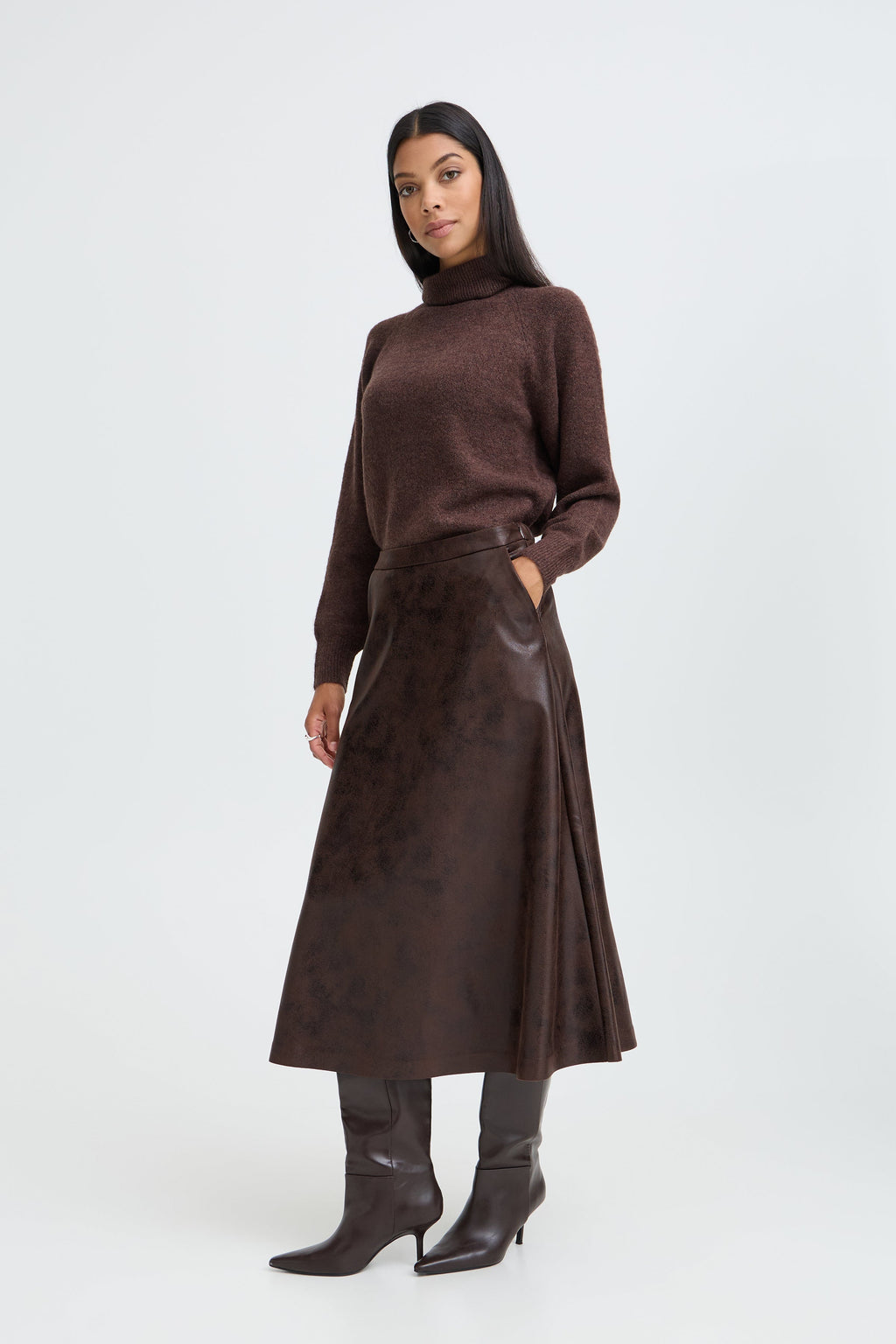 VELLORA KNITWEAR Dimian Faux Leather A-Line Midi Skirt