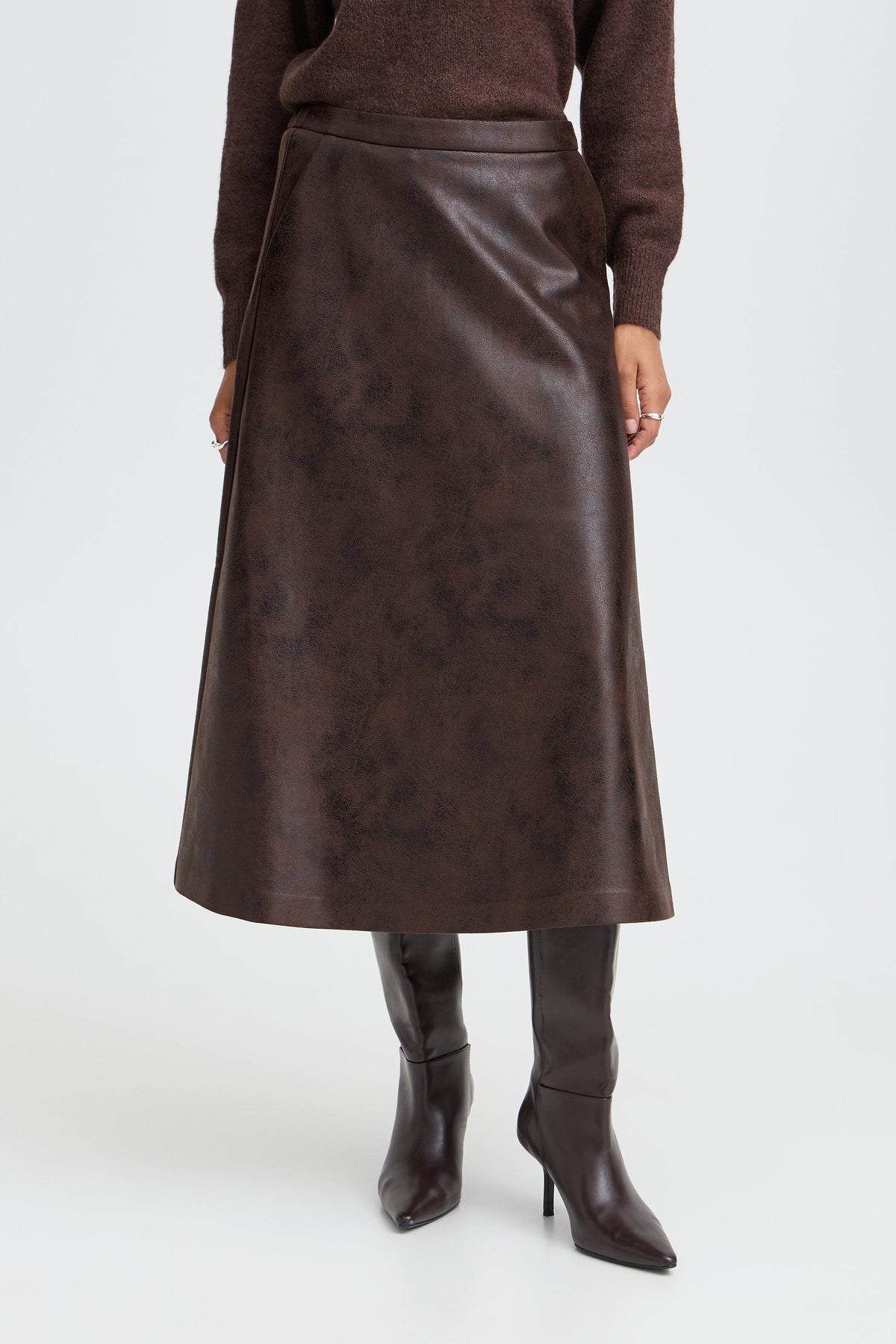 VELLORA KNITWEAR Dimian Faux Leather A-Line Midi Skirt