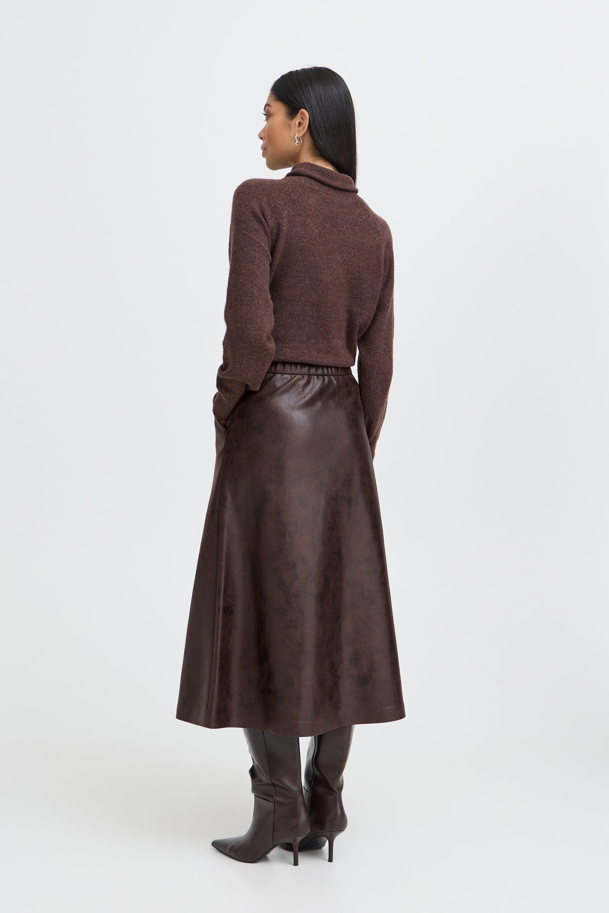 VELLORA KNITWEAR Dimian Faux Leather A-Line Midi Skirt