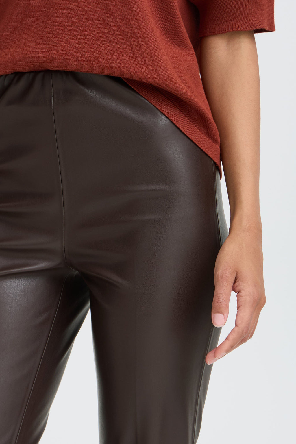 VELLORA KNITWEAR Daja Flare Faux Leather Pants – Brown